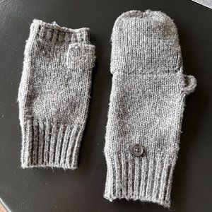 Abercrombie and Fitch Grey Mittens / Fingerless Gloves